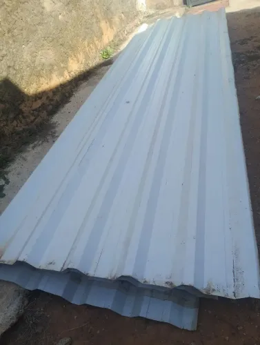 10 telhas de zinco 3,66 por 30 reais cada