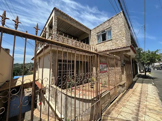 VENDE-SE CASA NO BAIRRO VALE DO PARAÍBA EM BARRA MANSA /RJ