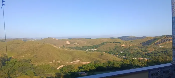 Casa em Pinheiral, 1 quarto, área gourmet, garagem e móveis. 