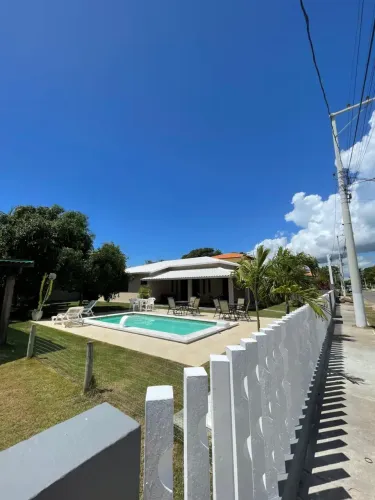 Casa 4 suítes no Arauá