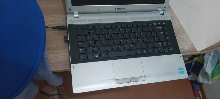 Samsung Rv 420 Core i5 2.40 Ghz 8 Gb Memória Bat 2:30hs  R$ 590