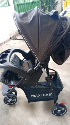 Carrinho de bebê 3 rodas completo, nada quebrado nada faltando