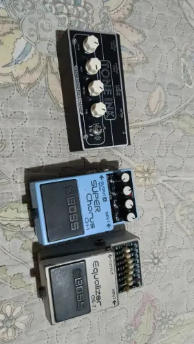 Pedais de guitarra