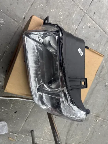 FAROL FIAT FIORINO 2004 A 2013 MASCARA CROMADA LE