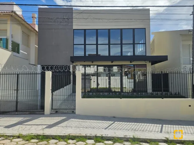 Predio novo, 414,90m2, com habite-se a venda no bairro Jardim Atlantico, Florianópolis SC.