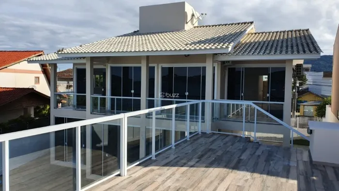 Casa Ampla para Locação na Lagoa da Conceição - Florianópolis