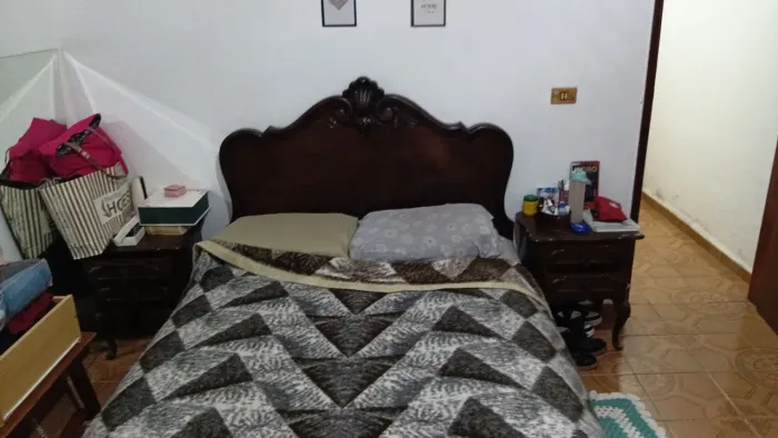 Camas de casal é 2 criado-mudo