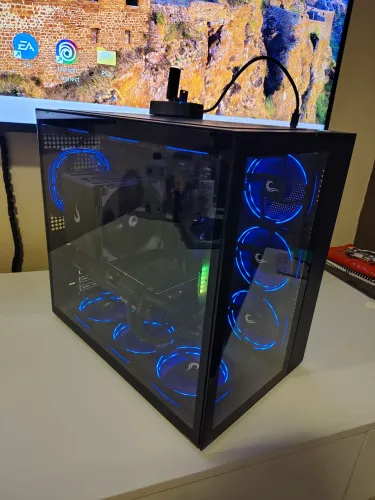 PC GAMER RYZEN 7/AMD RADEON RX7700 XT