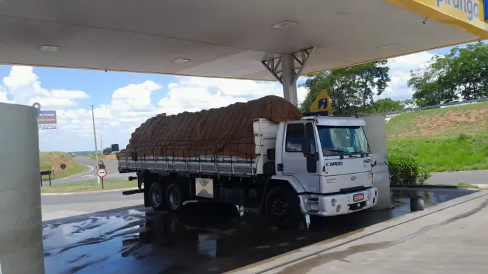 Ford cargo 2422 série c