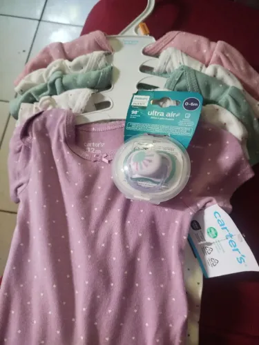 Kit body feminino 5 peças novas + chupeta 
