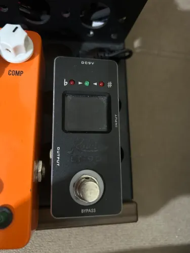 Pedal afinador Rowin ñ politune