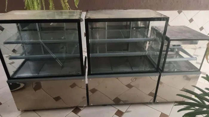 Balcão e freezer