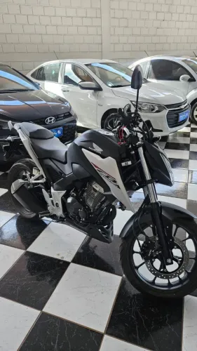 HONDA CB TWISTER 300F 2026 EM ESTADO DE ZERO E EMPLACADO, APENAS 97 KM RODADO