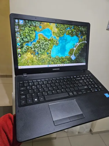 Notebook Samsung,  8gb de ram, hd de 1 tera, processador intel celeron de 7° geração,  top