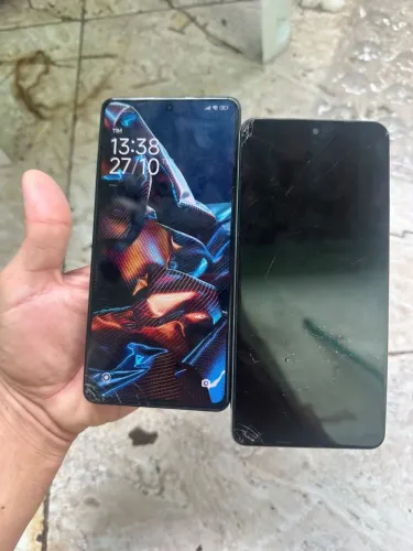 Vendo dois celulares tela quebrada um xiomi poco f3 5g 256 gigas poco x5 pró 5g 256 gigas 