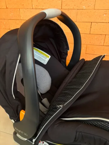 Vendo bebê conforto com suporte isofix