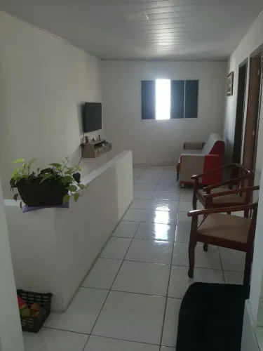 Casa para Aluguel | 2 Quartos | 1º Andar | R$ 1.300