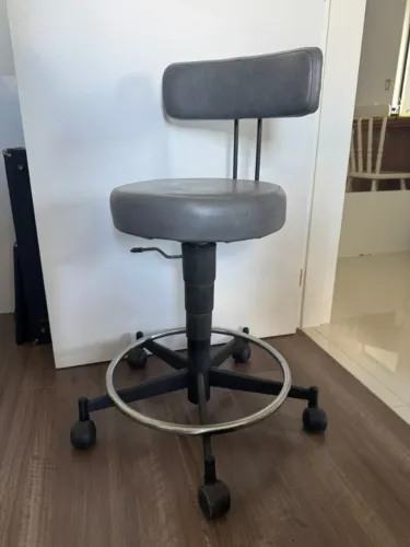 Mocho Banco Estetica Consultorio Odonto marca Flexform