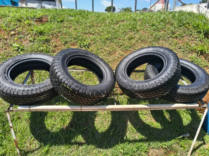 4 Pneus 225/70 R17 A/T - Conti General Grabber