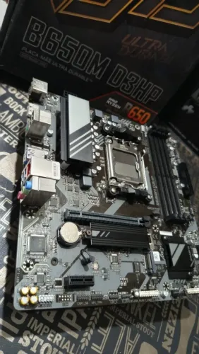Placa Mae AM5 Gigabyte B650M D3HP, DDR5, Socket AM5