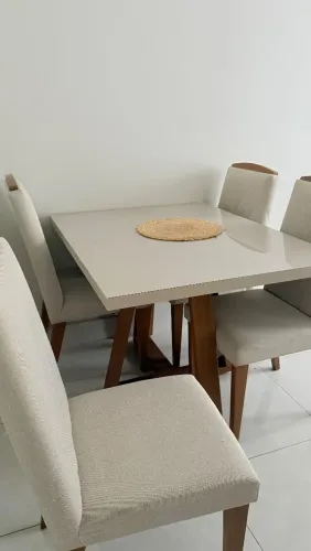 Mesa de jantar 4 cadeiras