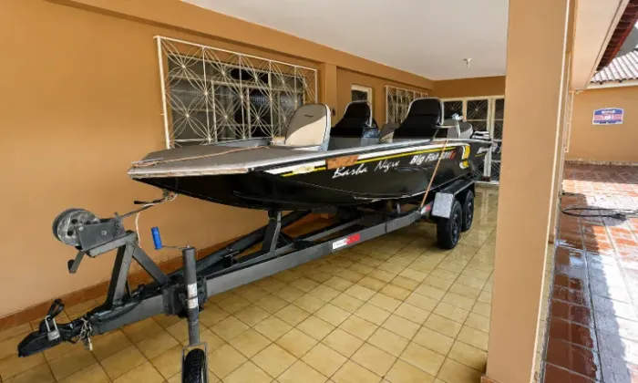 LANCHA BIG FISH 5514 Flex 5,50m + Motor Evinrude 90HP + Carreta