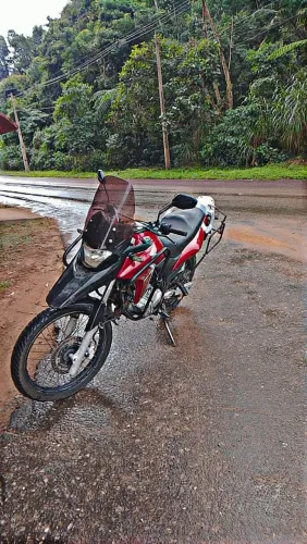 Vendo XRE 300 equipada pra viagem 