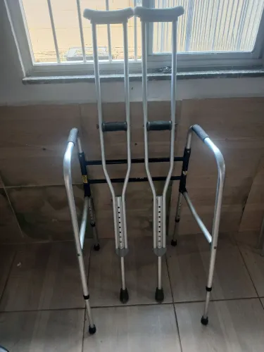 Andador e 1 par de muleta
