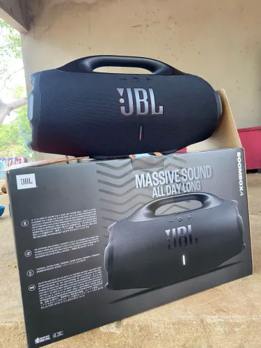 Bombox 4