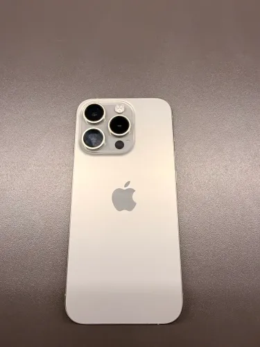 iPhone 15 Pro - 128GB - Titânio Natural