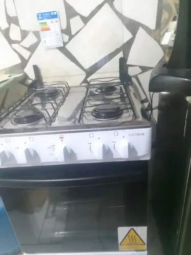 Fogão um mes de uso motivo vou me mudar tem conversa zap *22 