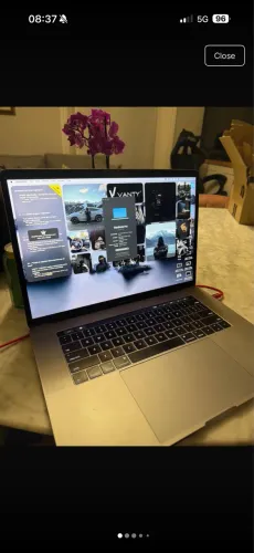 Macbook Pro 2018 - 1TB SSD - 16GB RAM - TOUCHBAR
