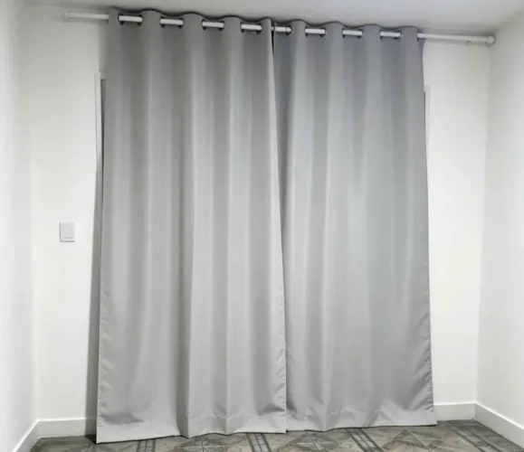 Cortina blackout + varão