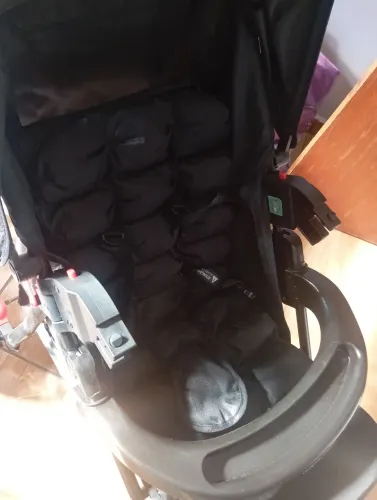 Passeios mais seguros e confortáveis como bebê conforto e carrinho de passeio Cosco