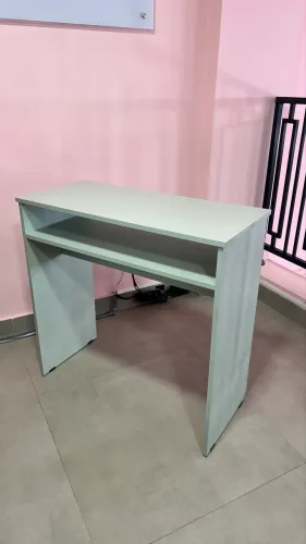 Mesa para Escritório/Computador - Excelente Estado - Cor: VERDE MENTA