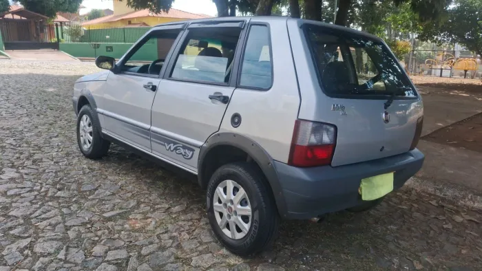 Fiat Uno Mille Celeb. WAY Econ. 1.0 F.flex 4P 2010