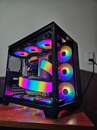 Pc gamer AMD Ryzen 7 9800X3D! RTX 5070! X870! 32gb DDR5!