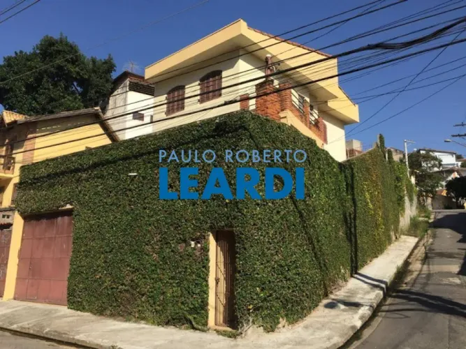 CASA ASSOBRADADA - MORUMBI - SP
