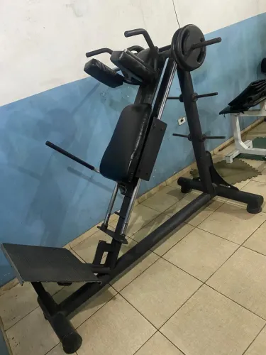 ACADEMIA DE MUSCULAÇÃO 