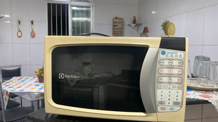 Microondas em Bom estado para conserto ou retirada de peças