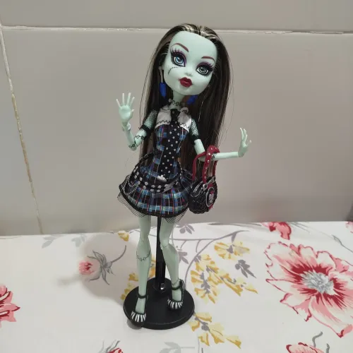 Monster High - Boneca Frankie Stein "Básica" G1 (Mattel)