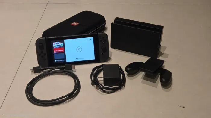 Nintendo Switch V1 + Case