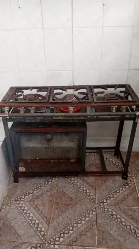 Fogão com forno Industrial