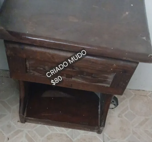 Mesinha de cabeceira madeira maciça
