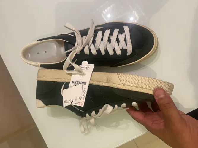 Tênis em couro zara na etiqueta comprado na Europa 