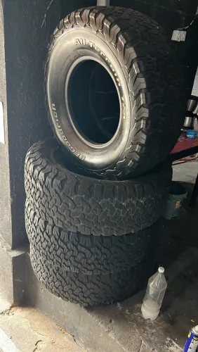 Pneus para caminhonete