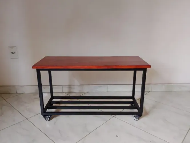 Sapateira estilo industrial