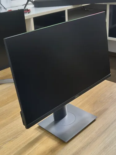 Monitor DELL 22pol P2219HB - ajustável e giratório