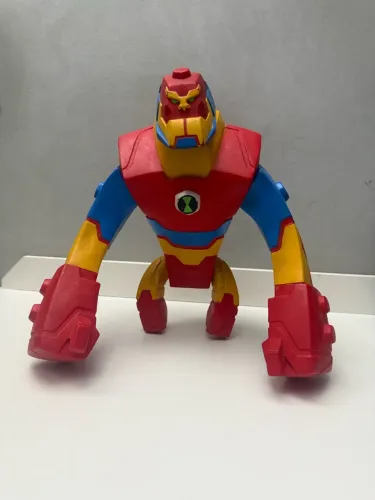 Boneco ben 10 Omniverse Bloxx