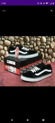 Tênis Vans novo na caixa número 37